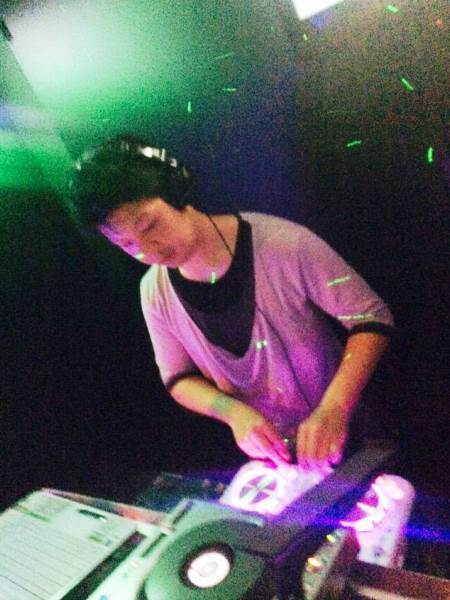 DJ ヤマドリ
